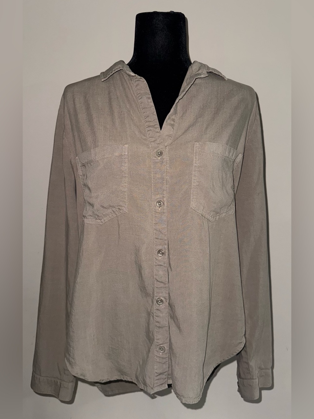 Cloth & Stone Anthropologie Button Down Pocket Shirt Taupe Neutral L